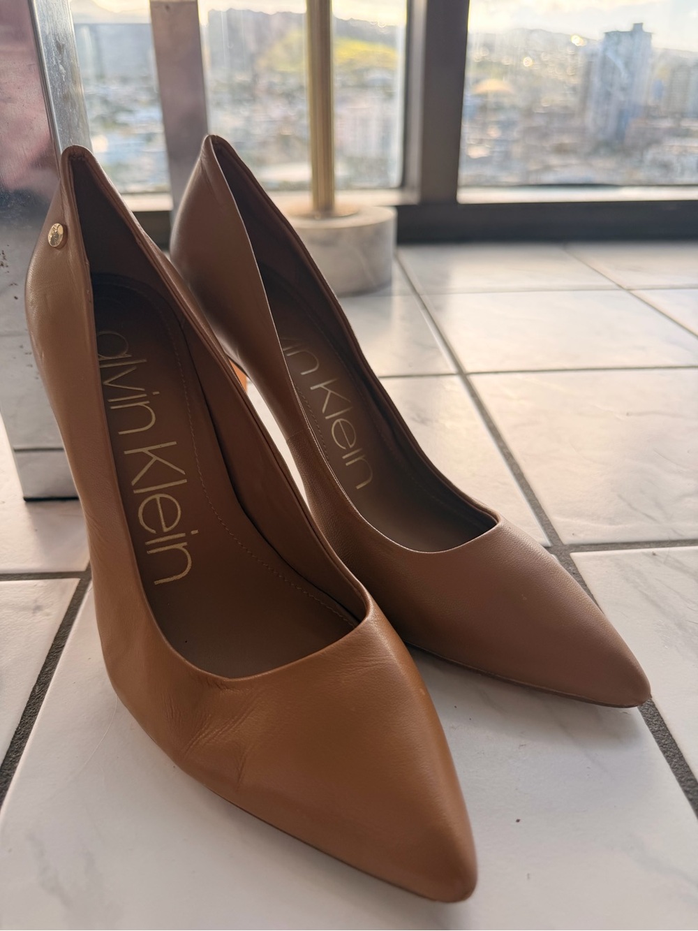 Calvin Klein Tan Cognac Camel Brown Pointed-Toe Pumps Heels
